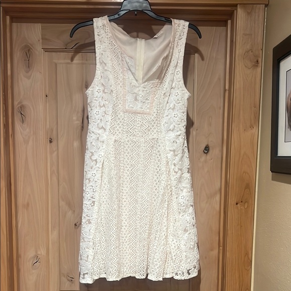 Mystree Dresses & Skirts - Mystery Lace Sleeveless Dress - Cream SZ large
